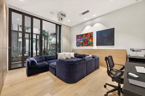 Villa ou maison à vendre à Miami Beach, Floride: 6 chambres, 496.38 m2 № 2029415 - photo 28