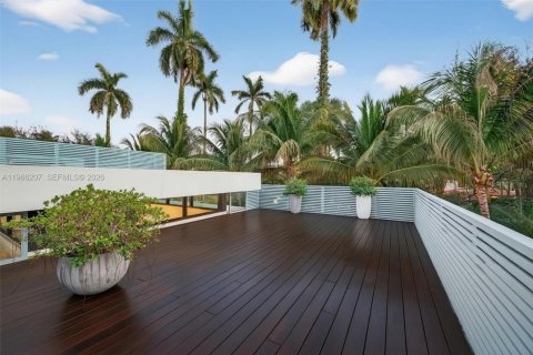 Villa ou maison à vendre à Miami Beach, Floride: 6 chambres, 496.38 m2 № 2029415 - photo 30