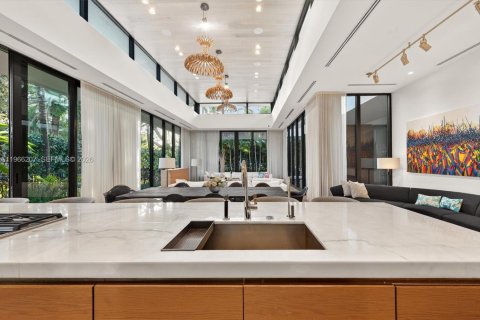 Villa ou maison à vendre à Miami Beach, Floride: 6 chambres, 496.38 m2 № 2029415 - photo 11