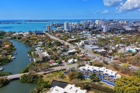 Condominio en venta en Sarasota, Florida, 2 dormitorios, 117.06 m2 № 2093928 - foto 2