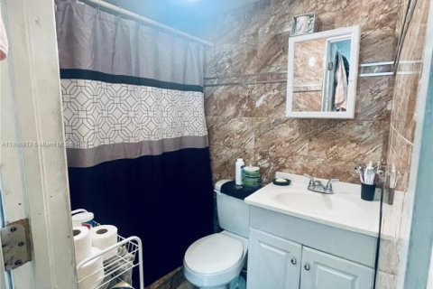 Villa ou maison à vendre à Miami, Floride: 5 chambres, 154.4 m2 № 1897816 - photo 15