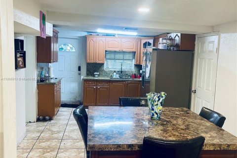 Villa ou maison à vendre à Miami, Floride: 5 chambres, 154.4 m2 № 1897816 - photo 11