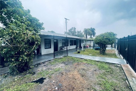 Villa ou maison à vendre à Miami, Floride: 5 chambres, 154.4 m2 № 1897816 - photo 23