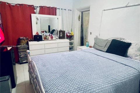 Villa ou maison à vendre à Miami, Floride: 5 chambres, 154.4 m2 № 1897816 - photo 18