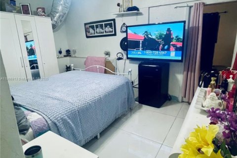 Villa ou maison à vendre à Miami, Floride: 5 chambres, 154.4 m2 № 1897816 - photo 17