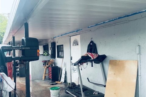 Villa ou maison à vendre à Miami, Floride: 5 chambres, 154.4 m2 № 1897816 - photo 28