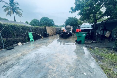 Villa ou maison à vendre à Miami, Floride: 5 chambres, 154.4 m2 № 1897816 - photo 21