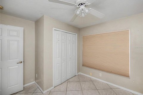 House in Lehigh Acres, Florida 3 bedrooms, 120.77 sq.m. № 2092904 - photo 19