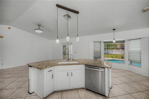 House in Lehigh Acres, Florida 3 bedrooms, 120.77 sq.m. № 2092904 - photo 7