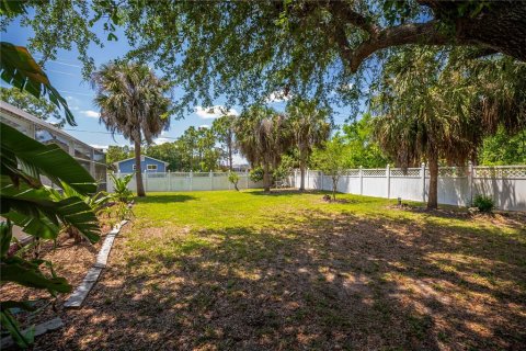 House in Lehigh Acres, Florida 3 bedrooms, 120.77 sq.m. № 2092904 - photo 25
