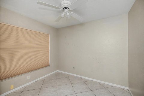 House in Lehigh Acres, Florida 3 bedrooms, 120.77 sq.m. № 2092904 - photo 20