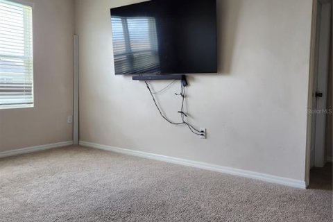 Casa en alquiler en Haines City, Florida, 5 dormitorios, 248.42 m2 № 1801812 - foto 10