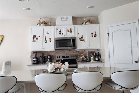 Casa en alquiler en Haines City, Florida, 5 dormitorios, 248.42 m2 № 1801812 - foto 3