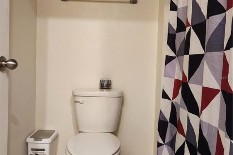 Casa en alquiler en Haines City, Florida, 5 dormitorios, 248.42 m2 № 1801812 - foto 12