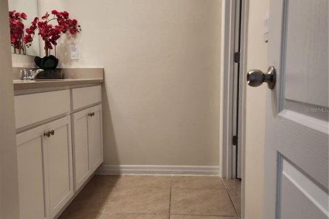 Casa en alquiler en Haines City, Florida, 5 dormitorios, 248.42 m2 № 1801812 - foto 11