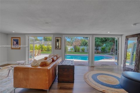 Casa en venta en Pompano Beach, Florida, 5 dormitorios, 200.58 m2 № 1982210 - foto 17