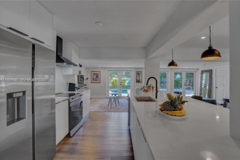 Casa en venta en Pompano Beach, Florida, 5 dormitorios, 200.58 m2 № 1982210 - foto 10