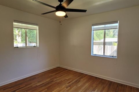 House in Gainesville, Florida 4 bedrooms, 148.18 sq.m. № 1901642 - photo 25