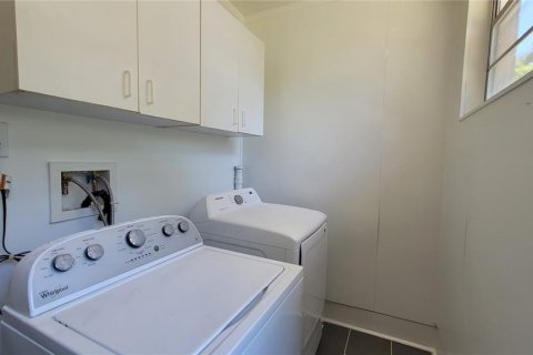 House in Gainesville, Florida 4 bedrooms, 148.18 sq.m. № 1901642 - photo 27