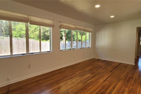 House in Gainesville, Florida 4 bedrooms, 148.18 sq.m. № 1901642 - photo 11