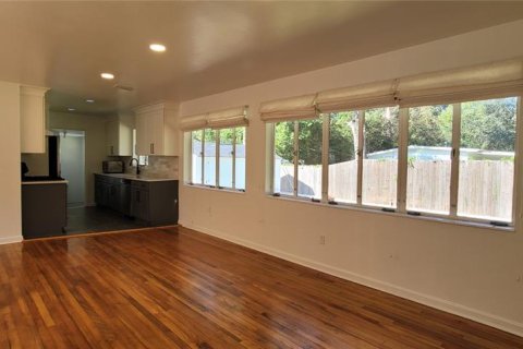 House in Gainesville, Florida 4 bedrooms, 148.18 sq.m. № 1901642 - photo 12