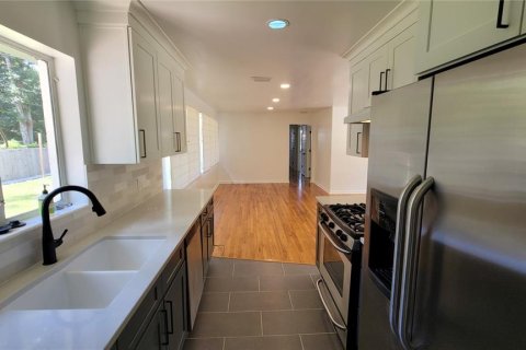 House in Gainesville, Florida 4 bedrooms, 148.18 sq.m. № 1901642 - photo 10