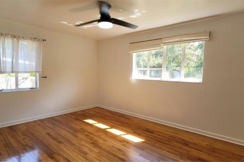 House in Gainesville, Florida 4 bedrooms, 148.18 sq.m. № 1901642 - photo 22