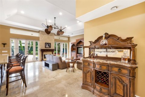 House in Pinecrest, Florida 5 bedrooms, 374.49 sq.m. № 1969663 - photo 13