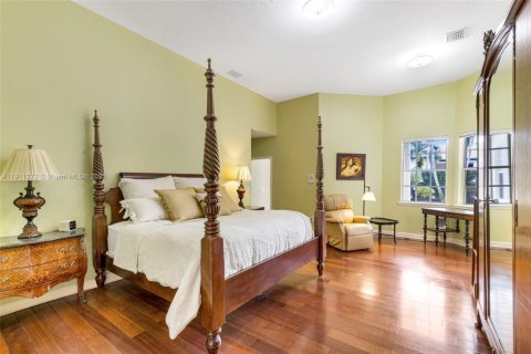 House in Pinecrest, Florida 5 bedrooms, 374.49 sq.m. № 1969663 - photo 21