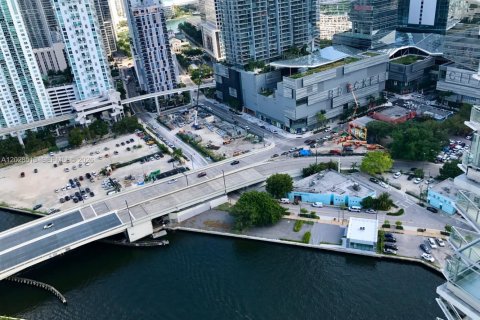Condo in Miami, Florida, 2 bedrooms  № 2086751 - photo 5