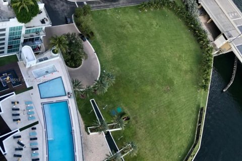 Condo in Miami, Florida, 2 bedrooms № 2086751