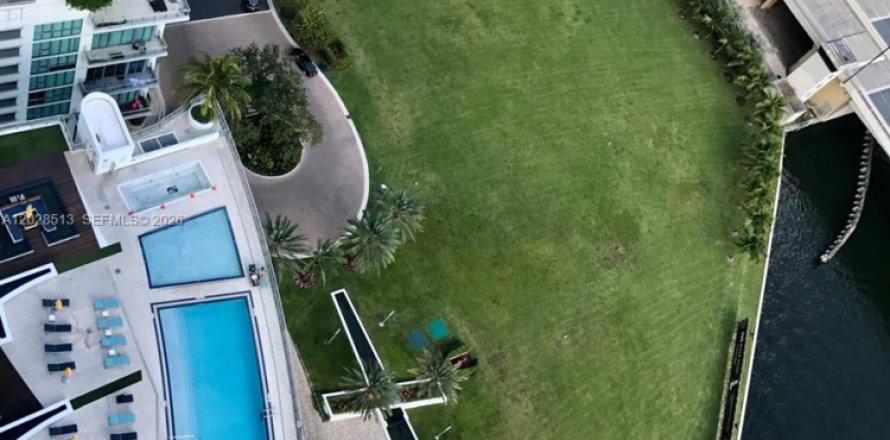 Condo in Miami, Florida, 2 bedrooms  № 2086751
