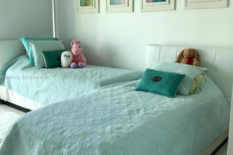 Condo in Miami, Florida, 2 bedrooms  № 2086751 - photo 7