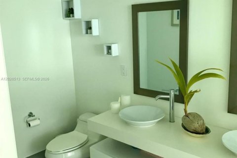 Condo in Miami, Florida, 2 bedrooms  № 2086751 - photo 8