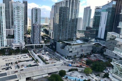 Condo in Miami, Florida, 2 bedrooms  № 2086751 - photo 13