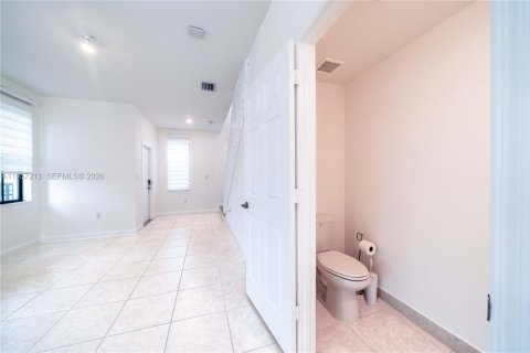 Adosado en alquiler en Fort Lauderdale, Florida, 3 dormitorios, 147.34 m2 № 2011234 - foto 10