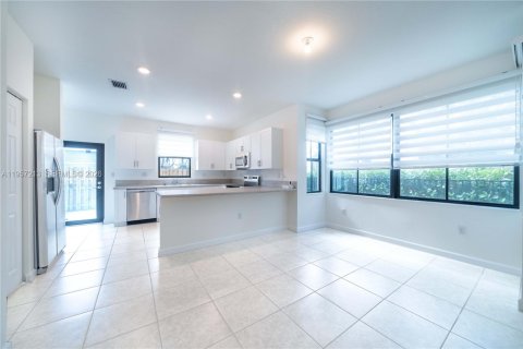 Adosado en alquiler en Fort Lauderdale, Florida, 3 dormitorios, 147.34 m2 № 2011234 - foto 11