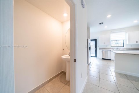 Adosado en alquiler en Fort Lauderdale, Florida, 3 dormitorios, 147.34 m2 № 2011234 - foto 9