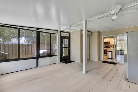Adosado en venta en Tampa, Florida, 3 dormitorios, 166.2 m2 № 1855659 - foto 6