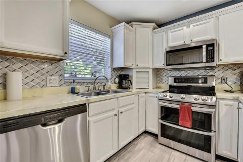 Adosado en venta en Tampa, Florida, 3 dormitorios, 166.2 m2 № 1855659 - foto 17