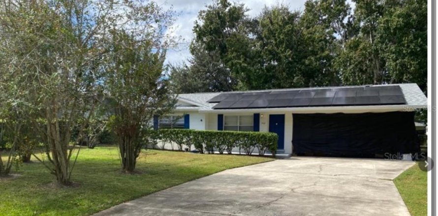 House in Sanford, Florida 3 bedrooms, 99.41 sq.m. № 2091640