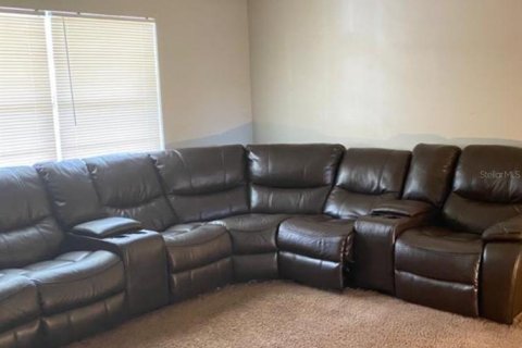 House in Sanford, Florida 3 bedrooms, 99.41 sq.m. № 2091640 - photo 3