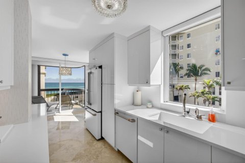 Condominio en Riviera Beach, Florida, 2 dormitorios № 2267920