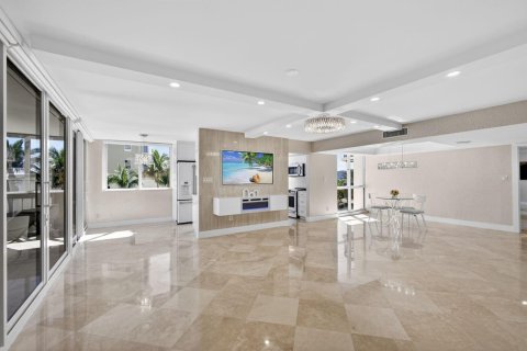 Condominio en venta en Riviera Beach, Florida, 2 dormitorios, 142.14 m2 № 2267920 - foto 3