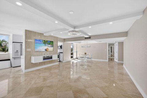 Condominio en venta en Riviera Beach, Florida, 2 dormitorios, 142.14 m2 № 2267920 - foto 2