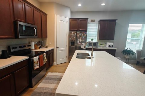 Villa ou maison à louer à Orlando, Floride: 4 chambres, 190.82 m2 № 2354232 - photo 5