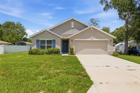 Villa ou maison à Spring Hill, Floride 4 chambres, 171.5 m2 № 2210567