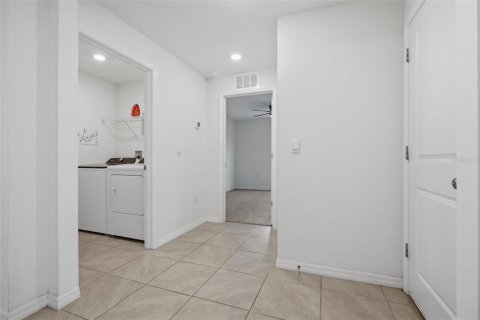 House in Spring Hill, Florida 4 bedrooms, 171.5 sq.m. № 2210567 - photo 25