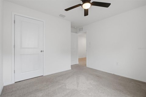 House in Spring Hill, Florida 4 bedrooms, 171.5 sq.m. № 2210567 - photo 19