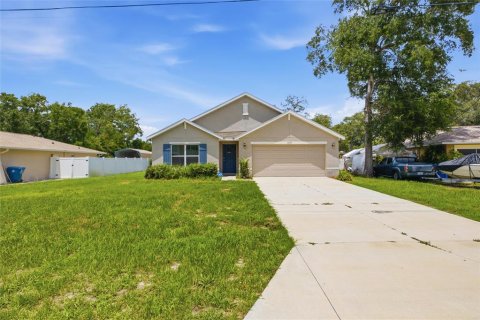 House in Spring Hill, Florida 4 bedrooms, 171.5 sq.m. № 2210567 - photo 28